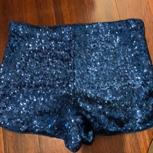 Navy sequin L shorts from Forever 21 - Picture 3 of 4